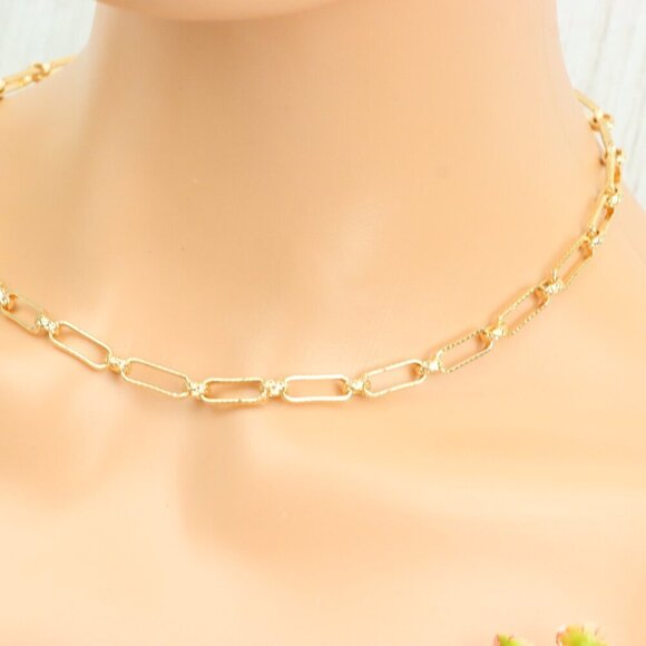 "Minimalist & Elegant Necklace Chain – Perfect for Women & Girls | UNVRC1522 - Picture 8 of 10